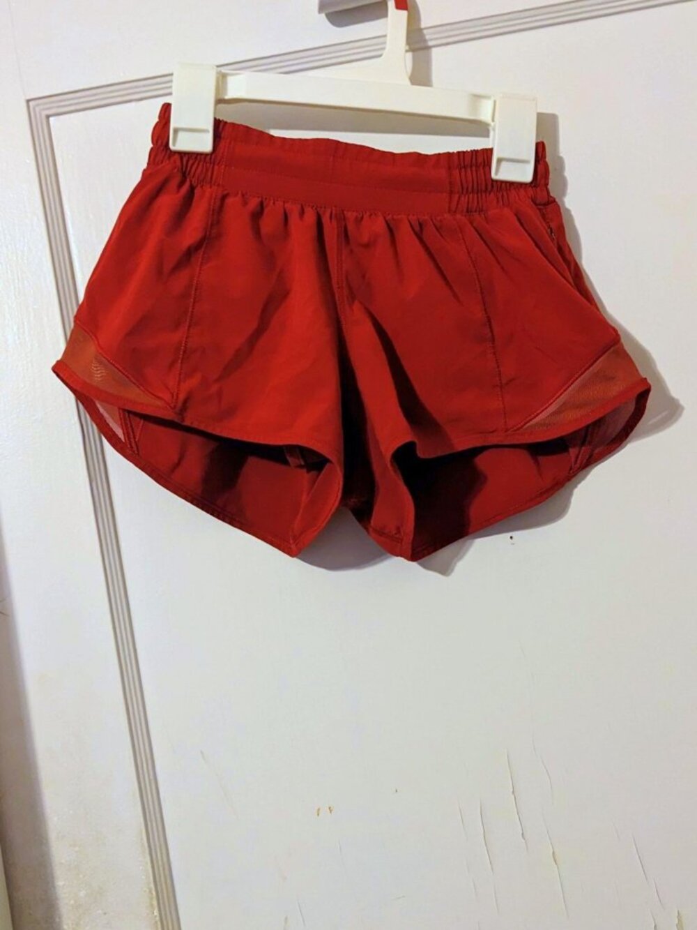 Lululemon Hotty Hot Shorts 2.5" Inseam Burgundy Red Size 2 - Picture 3 of 6